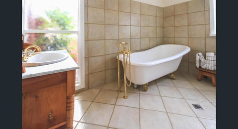 Ambrosia Holiday Home - Kempsey Accommodation 9