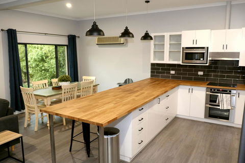 The Purple Door On Seaview - Kempsey Accommodation 2