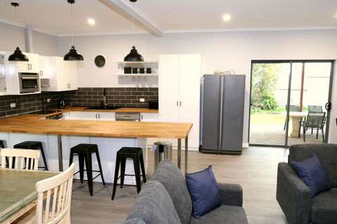 The Purple Door On Seaview - Kempsey Accommodation 4
