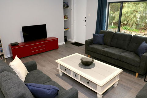 The Purple Door On Seaview - Kempsey Accommodation 7