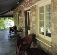 Hillside Cottage - Kempsey Accommodation