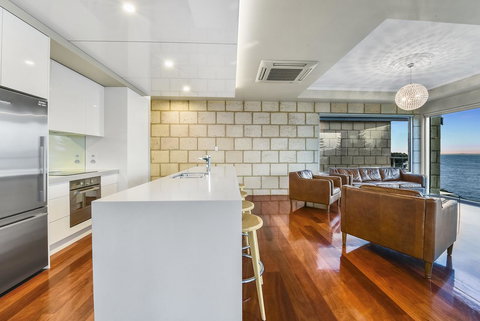 Aloha Waterfront Properties - Kempsey Accommodation 22