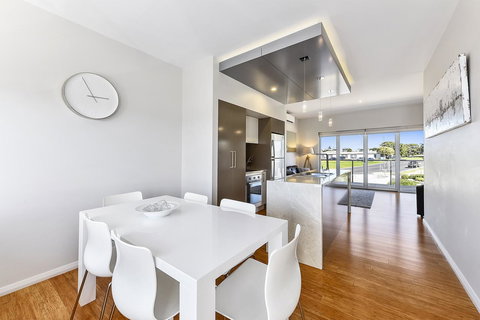 Aloha Waterfront Properties - Kempsey Accommodation 27