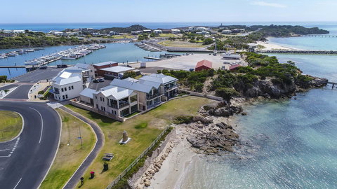 Aloha Waterfront Properties - Kempsey Accommodation 0