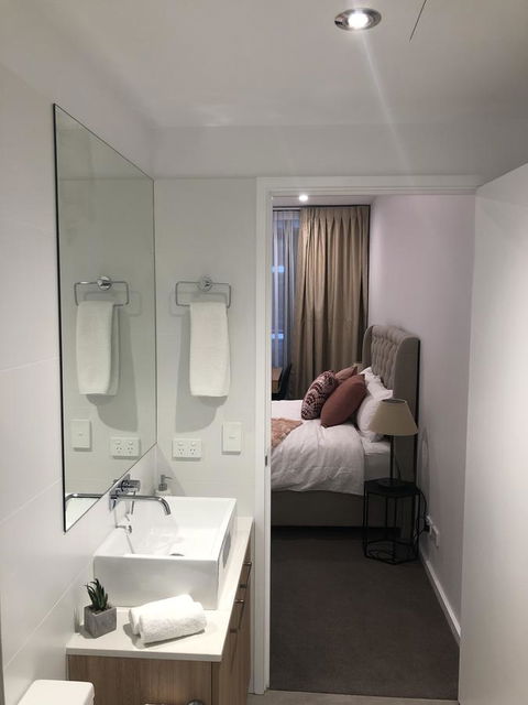 Resort Style Luxury City Apartment + Free Car Parking - Kempsey Accommodation 6