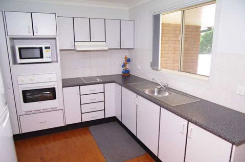 Bellhaven 1, 17 Willow Street - Kempsey Accommodation 0