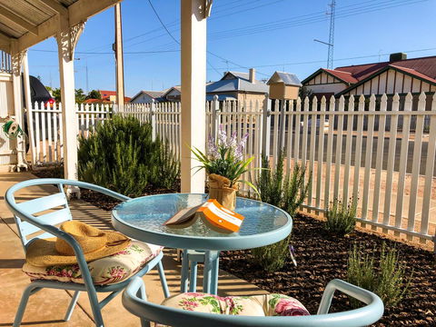 Inglenook Cottage - Kempsey Accommodation 1