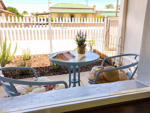 Inglenook Cottage - Kempsey Accommodation 13