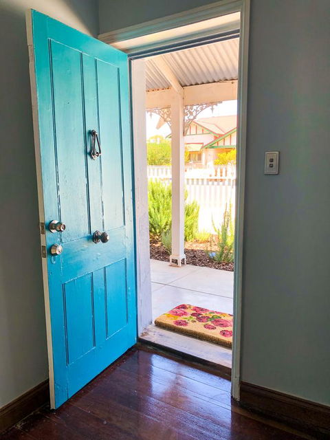 Inglenook Cottage - Kempsey Accommodation 7