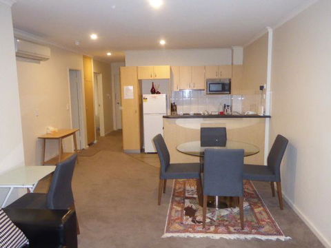 Adelaide City Apartment - 3br, 2bath & Carpark - Kempsey Accommodation 3