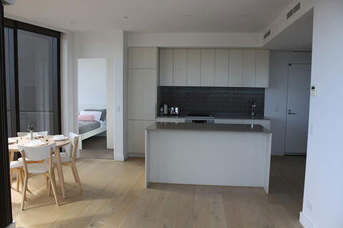 Modern CBD Apartment With Panoramic View - Kempsey Accommodation 9