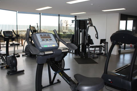 Modern CBD Apartment With Panoramic View - Kempsey Accommodation 8