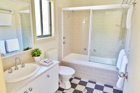SkyView Villa - Kempsey Accommodation 11