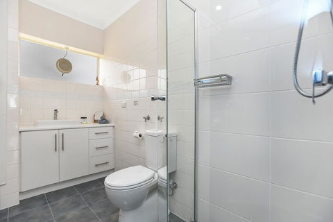 The Dolphins Beachfront Apartments - Kempsey Accommodation 15