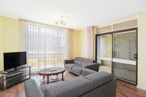 The Dolphins Beachfront Apartments - Kempsey Accommodation 5