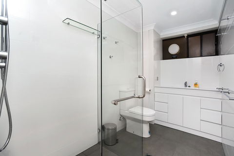 The Dolphins Beachfront Apartments - Kempsey Accommodation 2