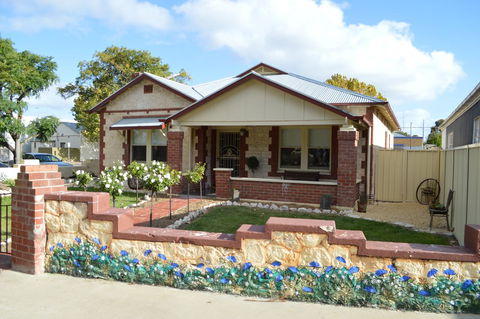 Two Cow Cottage Bed & Breakfast - Kempsey Accommodation 15