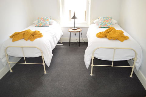 Two Cow Cottage Bed & Breakfast - Kempsey Accommodation 20
