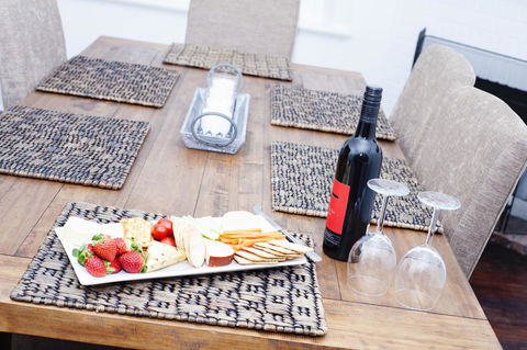 Two Cow Cottage Bed & Breakfast - Kempsey Accommodation 8