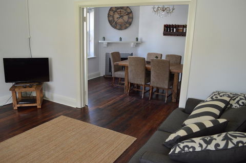 Two Cow Cottage Bed & Breakfast - Kempsey Accommodation 26