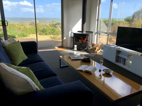 Coorong Waterfront Retreat - Kempsey Accommodation 8