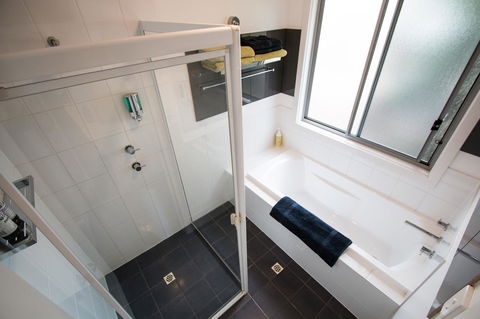 Coorong Waterfront Retreat - Kempsey Accommodation 11
