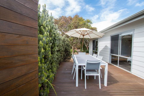 Coorong Waterfront Retreat - Kempsey Accommodation 16