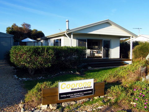 Coorong Waterfront Retreat - Kempsey Accommodation 14