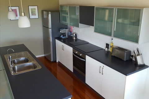 Coorong Waterfront Retreat - Kempsey Accommodation 9