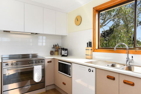 Port Of Call - Port Willunga - C21 SouthCoast Holidays - Kempsey Accommodation 7