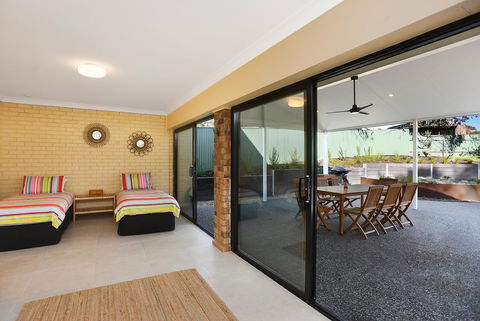 Port Of Call - Port Willunga - C21 SouthCoast Holidays - Kempsey Accommodation 22