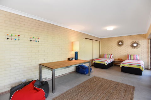 Port Of Call - Port Willunga - C21 SouthCoast Holidays - Kempsey Accommodation 21