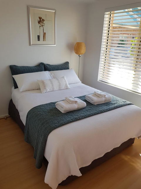 Spacious 4 BR And 2 Bathrooms City Apartment - Kempsey Accommodation 6