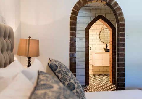 The Manor Basket Range - Kempsey Accommodation 3
