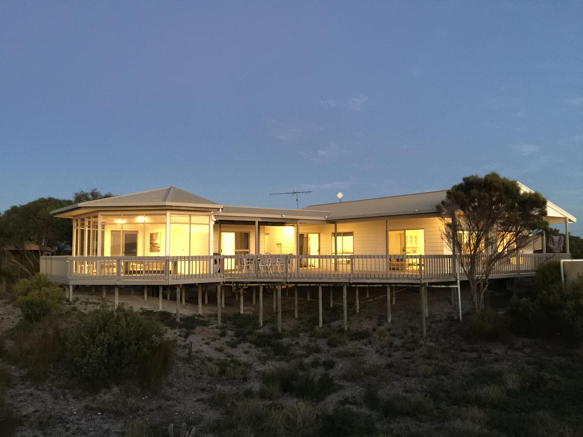 Island Beach SA Kempsey Accommodation