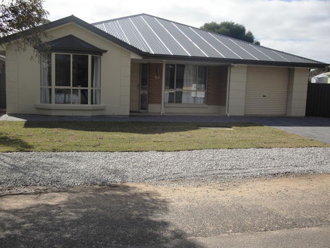 White Sands Retreat - Kempsey Accommodation 0