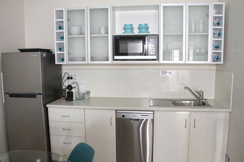 Smugglers Inn Studio Apartments - Kempsey Accommodation 8