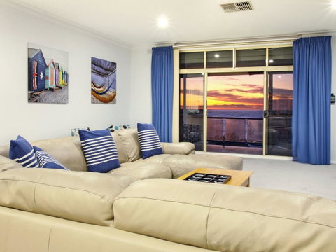 Seaview Sunset Holiday Apartments - Kempsey Accommodation 24