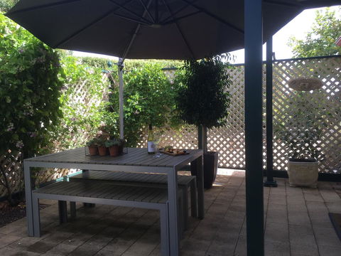 Wine And Roses Bed And Breakfast - Kempsey Accommodation 3