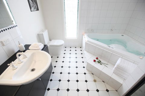 Wine And Roses Bed And Breakfast - Kempsey Accommodation 11