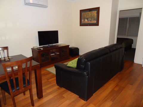 Hahndorf Oak Tree Cottages - Kempsey Accommodation 5