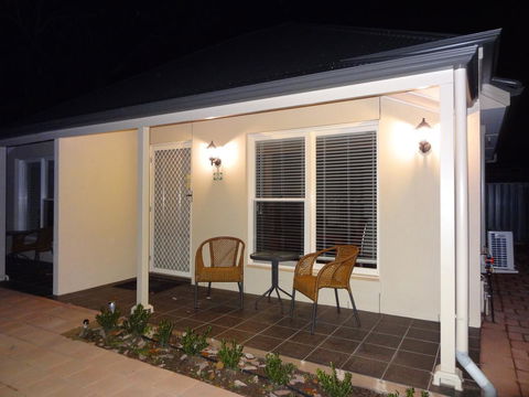 Hahndorf Oak Tree Cottages - Kempsey Accommodation 2