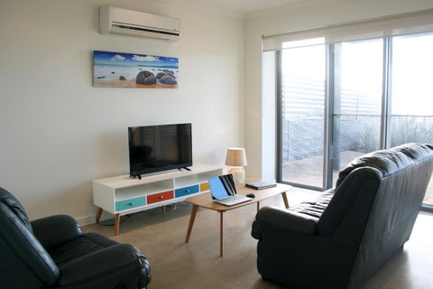 Penneshaw Oceanview Apartments - Kempsey Accommodation 11