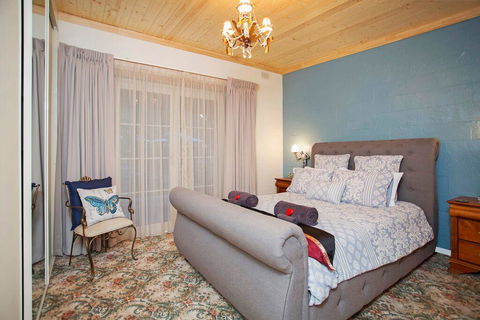 Hahndorf House B&B - Kempsey Accommodation 17