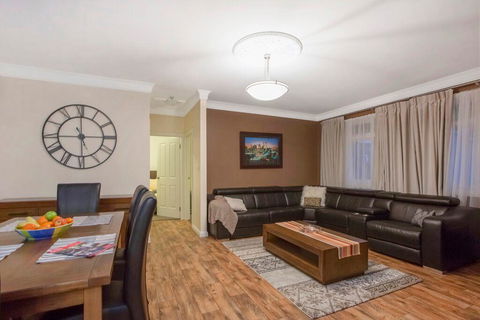 Hahndorf House B&B - Kempsey Accommodation 1