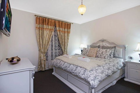Hahndorf House B&B - Kempsey Accommodation 3