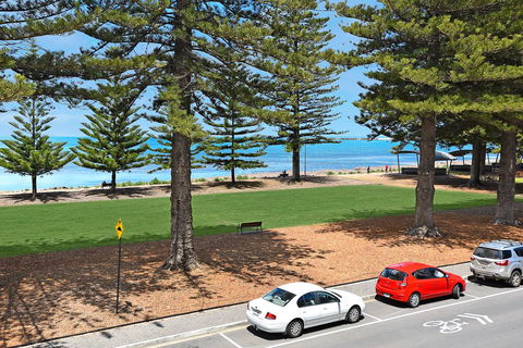 Breeze Beachfront Apartment - Kempsey Accommodation 4