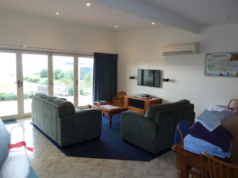 SeaShells Penneshaw - Kempsey Accommodation 9