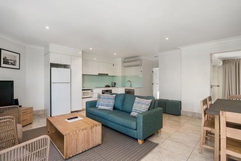 Bayview Beachfront Apartments, In Town Right On The Beach - Kempsey Accommodation 41