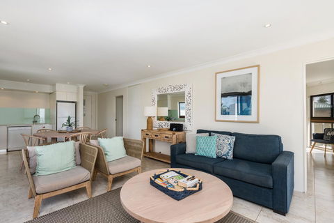 Bayview Beachfront Apartments, In Town Right On The Beach - Kempsey Accommodation 32